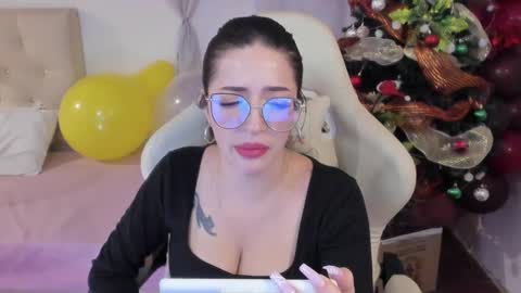 Snapshot of ana_ruuh chatting on 23, 12, 2024 Im anna but you can call me as you want online show from 23, 12, 2024