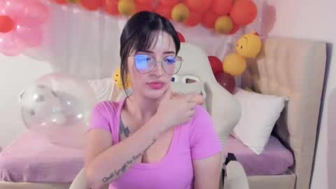 Snapshot of ana_ruuh chatting on 9, 3, 2025 Im anna but you can call me as you want online show from 9, 3, 2025