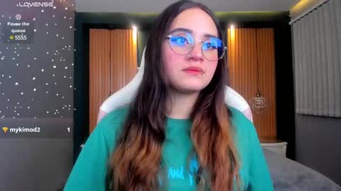 Snapshot of ana_taylor2 chatting on 7, 2, 2025 Ana online show from 7, 2, 2025