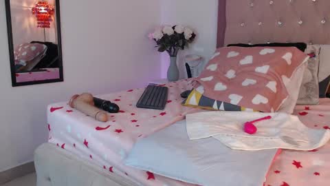 Ana Moon  online show from 26, 2, 2025