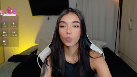 Snapshot of anabelwolf chatting on 12, 9, 2025 ANABEL WOLF online show from 12, 9, 2025