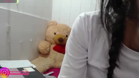 Snapshot of anahibrowns95 chatting on 6, 10, 2025 Anahi Browns online show from 6, 10, 2025