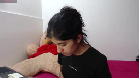Snapshot of anahibrowns95 chatting on 20, 5, 2026 Anahi Browns online show from 20, 5, 2026