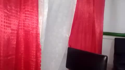 Snapshot of anaiisevanz chatting on 16, 11, 2025 anaiis evanz online show from 16, 11, 2025