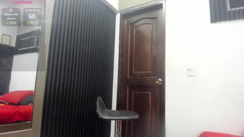 Analia smith online show from 4, 10, 2025