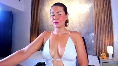Snapshot of analuna__ chatting on 23, 10, 2025 Ana Luna online show from 23, 10, 2025