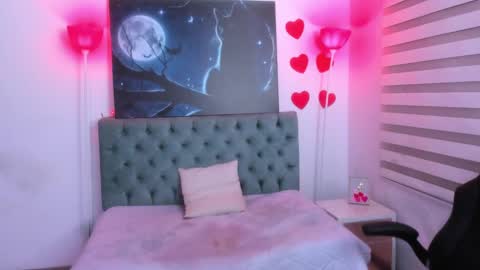 Snapshot of anamariiarios chatting on 25, 2, 2025 Ana Maria online show from 25, 2, 2025