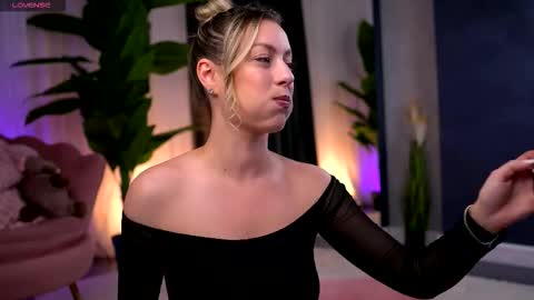 AnastasiaMills online show from 28, 11, 2025