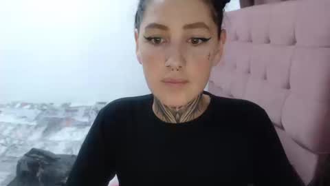 Snapshot of anasweet_69 chatting on 15, 10, 2025 ANA online show from 15, 10, 2025