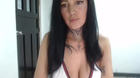 Snapshot of anasweet_69 chatting on 13, 12, 2025 ANA online show from 13, 12, 2025