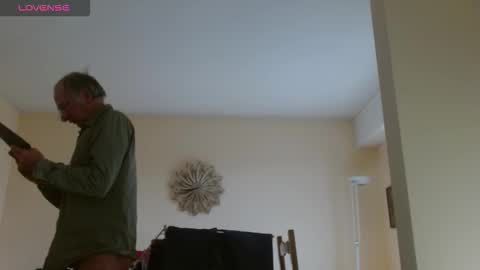 Snapshot of anax69 chatting on 2, 11, 2025 mario online show from 2, 11, 2025