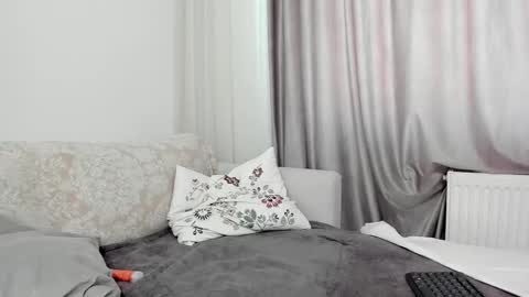 Snapshot of anayscaandy chatting on 14, 2, 2025 Andreea online show from 14, 2, 2025