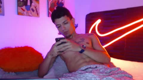 Snapshot of andersonz98 chatting on 27, 11, 2025 andersonZ98 online show from 27, 11, 2025