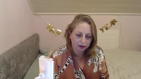 Snapshot of andorphina chatting on 3, 1, 2025 Andorphin online show from 3, 1, 2025