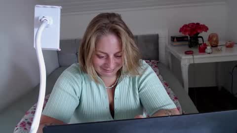 Snapshot of andorphina chatting on 23, 9, 2025 Andorphin online show from 23, 9, 2025