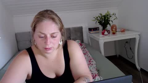 Snapshot of andorphina chatting on 27, 9, 2025 Andorphin online show from 27, 9, 2025
