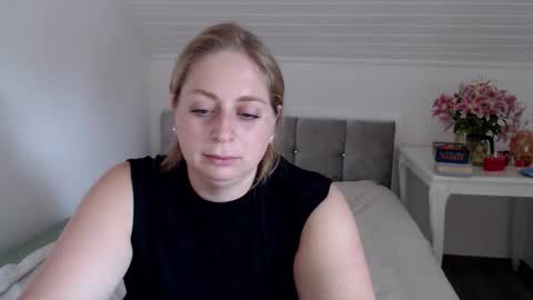 Snapshot of andorphina chatting on 8, 10, 2025 Andorphin online show from 8, 10, 2025