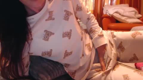 Snapshot of andrasweetie chatting on 19, 10, 2025 Andra online show from 19, 10, 2025