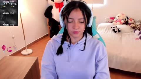 Snapshot of andrea_bonnie chatting on 17, 2, 2025 andrea_bonnie online show from 17, 2, 2025