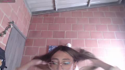 Snapshot of andrea_camila chatting on 2, 10, 2025 Andrea online show from 2, 10, 2025