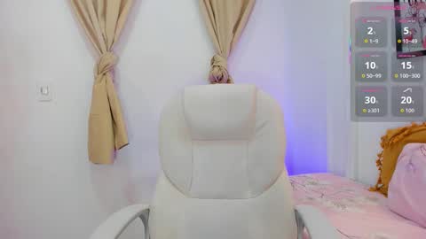 Snapshot of andrea_sancheez chatting on 4, 11, 2025 Andrea online show from 4, 11, 2025