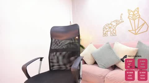 Snapshot of andrecastaneda chatting on 4, 1, 2025 Andre Castaneda online show from 4, 1, 2025