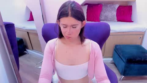 Snapshot of andrecastaneda chatting on 22, 11, 2025 Andre Castaneda online show from 22, 11, 2025