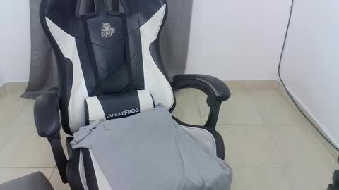 andres180950734 online show from 3, 10, 2025