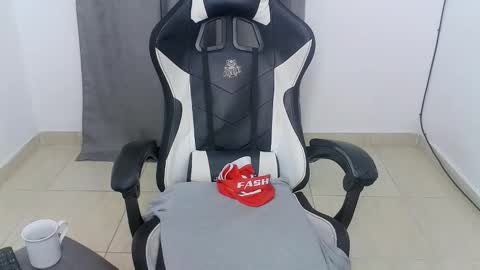 andres180950734 online show from 11, 10, 2025