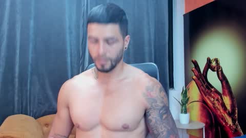 insta andres clark  online show from 28, 11, 2025