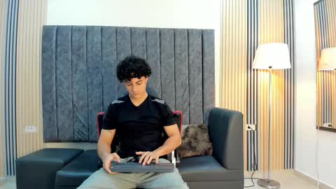 Snapshot of andres_cream chatting on 15, 9, 2025 andres_cream online show from 15, 9, 2025