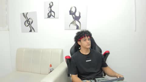 Snapshot of andres_cream chatting on 19, 9, 2025 andres_cream online show from 19, 9, 2025