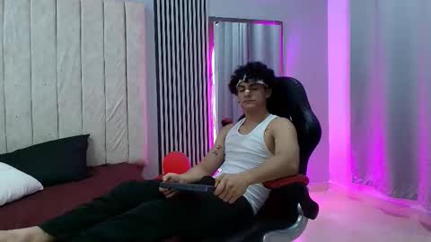 Snapshot of andres_cream chatting on 23, 9, 2025 andres_cream online show from 23, 9, 2025