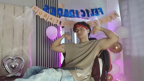Snapshot of andres_cream chatting on 11, 10, 2025 andres_cream online show from 11, 10, 2025