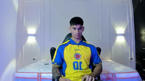 Snapshot of andres_stud chatting on 18, 6, 2026 andres_stud online show from 18, 6, 2026