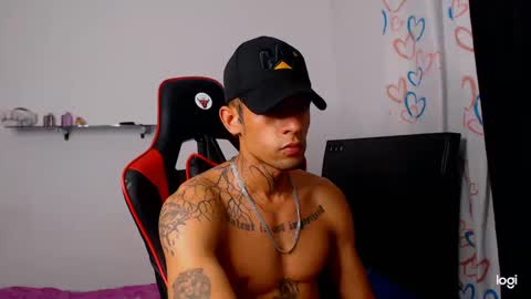 Snapshot of andres_white chatting on 17, 10, 2025 Andres white online show from 17, 10, 2025