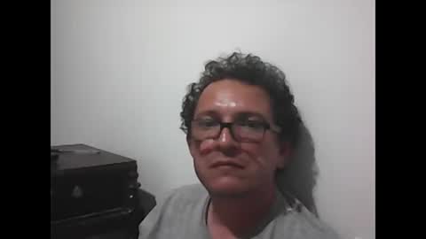 Snapshot of andresfloga chatting on 18, 10, 2025 andresfloga online show from 18, 10, 2025