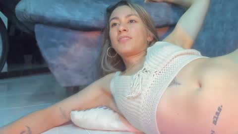 Snapshot of andresgiraldo1 chatting on 9, 3, 2025 Isa --------- online show from 9, 3, 2025