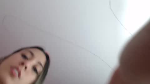 Snapshot of andresgiraldo1 chatting on 1, 10, 2025 Isa --------- online show from 1, 10, 2025