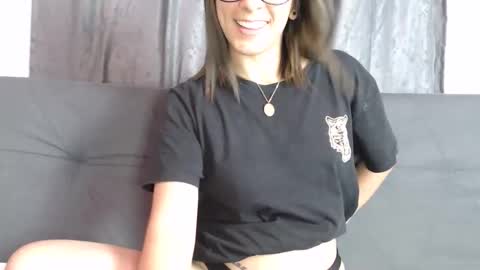 Snapshot of andresgiraldo1 chatting on 5, 12, 2025 Isa --------- online show from 5, 12, 2025