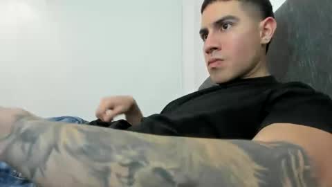 Snapshot of andresjuan92 chatting on 6, 11, 2025 onlyfanscallmegotter online show from 6, 11, 2025