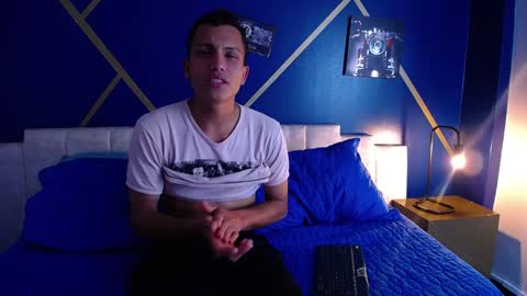 Snapshot of andresmatt chatting on 8, 1, 2025 ANDRESMATT online show from 8, 1, 2025