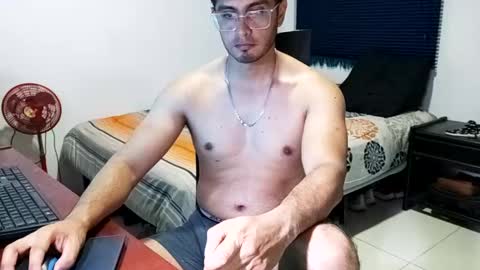 Snapshot of andresvergon85 chatting on 3, 3, 2025 andresvergon85 online show from 3, 3, 2025