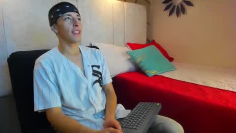 Andreuw Wolf online show from 4, 11, 2025