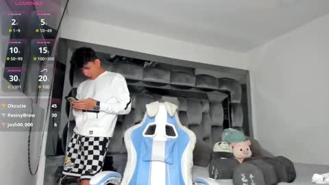 Snapshot of andrew_twink18 chatting on 26, 2, 2025 Andrew M. online show from 26, 2, 2025