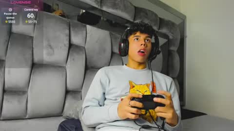 Snapshot of andrew_twink18 chatting on 5, 3, 2025 Andrew M. online show from 5, 3, 2025