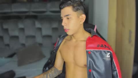 Snapshot of andrew_twink18 chatting on 16, 9, 2025 Andrew M. online show from 16, 9, 2025