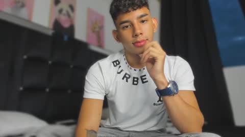 Snapshot of andrew_twink18 chatting on 27, 9, 2025 Andrew M. online show from 27, 9, 2025