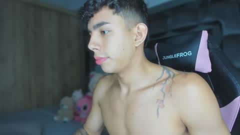 Snapshot of andrew_twink18 chatting on 5, 10, 2025 Andrew M. online show from 5, 10, 2025