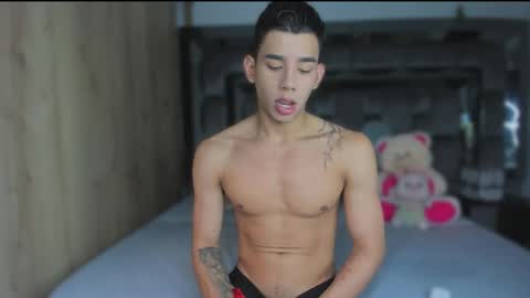 Snapshot of andrew_twink18 chatting on 23, 11, 2025 Andrew M. online show from 23, 11, 2025